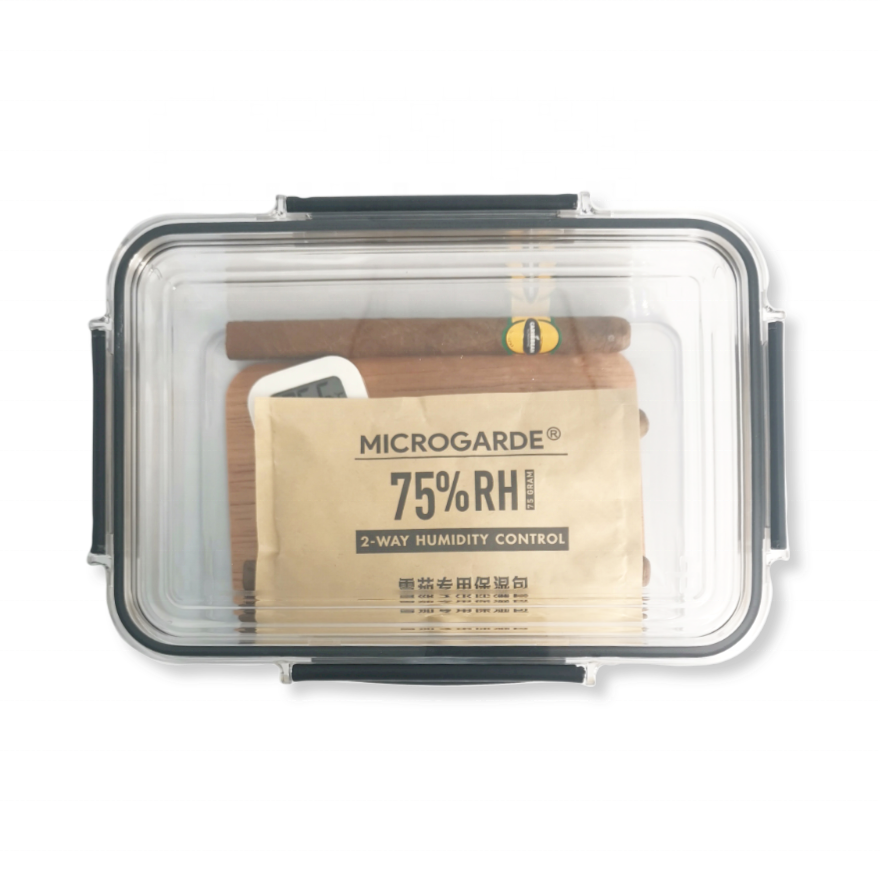 Airtight Humidor with Humidity Control