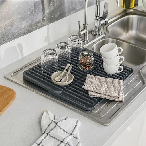 Expandable Plastic Mat