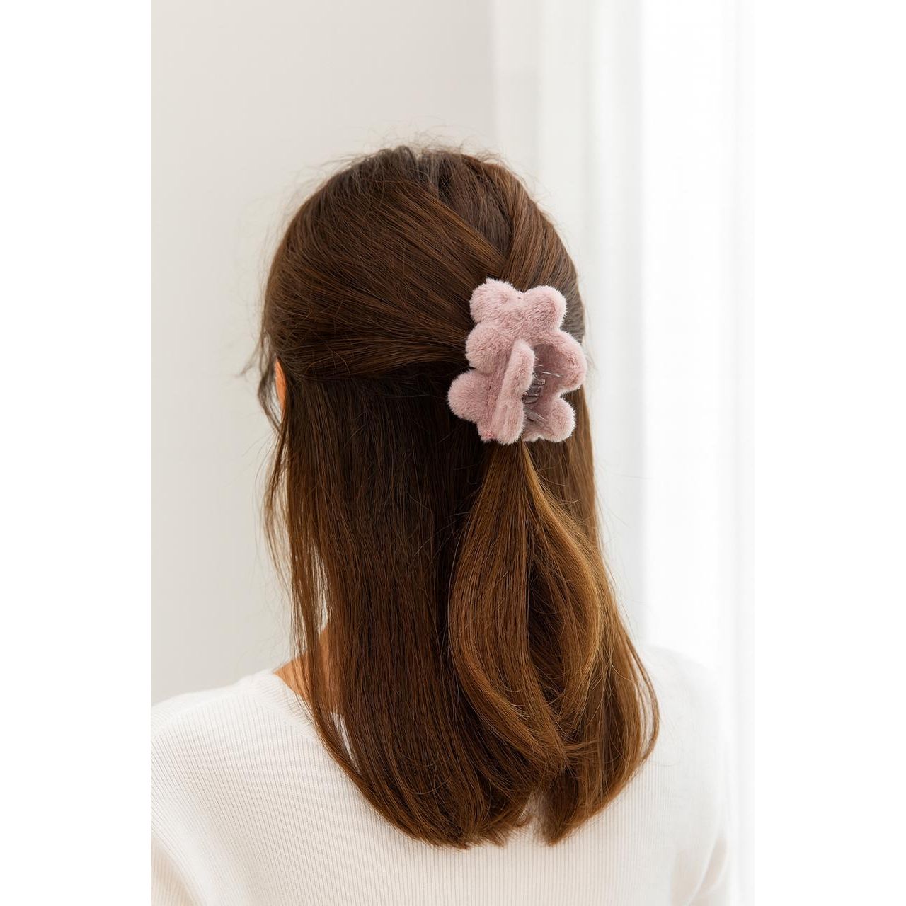 Fur Star Hair Pin – Soft Plush Hair Accessory